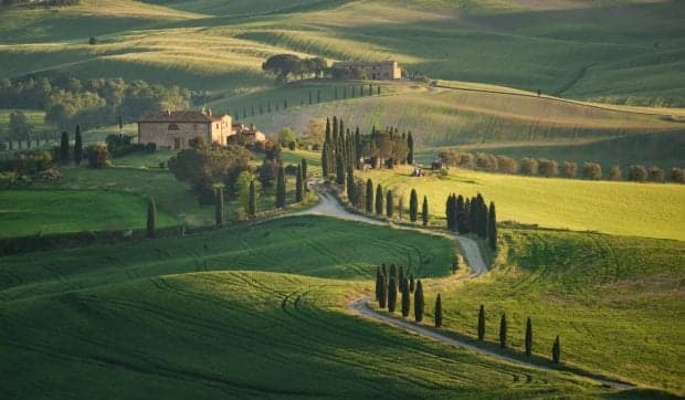 Locul de muncă care îți oferă cazare gratuită în vile din Toscana: te simți ca în vacanță, trăiești ca la tine acasă și nu „lucrezi” la program nici măcar o zi