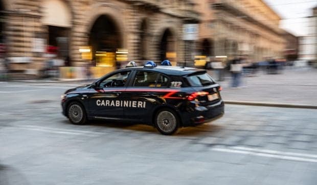 A săpat un tunel ca să jefuiască o bancă, dar a descoperit că sucursala era deja închisă și goală