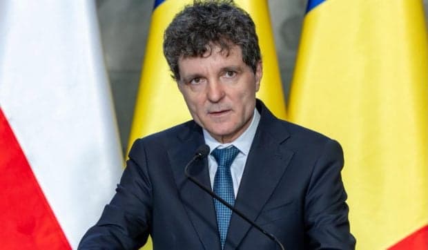 Ce mesaj le transmite Nicușor Dan oamenilor care l-au votat și care se plâng de deciziile lui pe Facebook: „Consider că eu am dreptate și duc România în direcția bună”