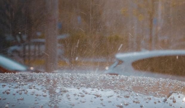 Ploi, grindină și vijelii în 27 de județe până la noapte. Harta zonelor vizate de o nouă avertizare meteo ANM cod galben