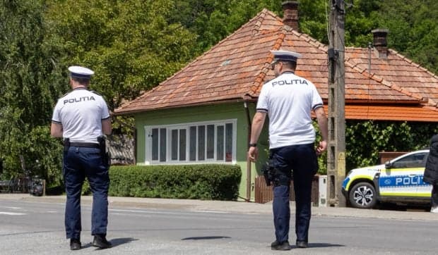 O mașină de Poliție, oprită în trafic la Galați de un echipaj de la Rutieră pentru că mergea cu viteză peste limită după o intervenție
