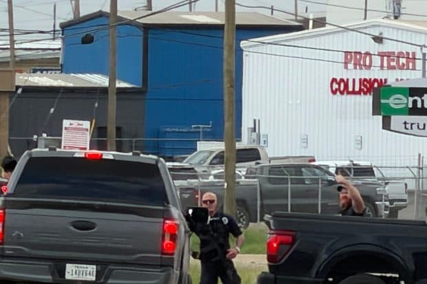 Atac armat în Texas cu morți și răniți. Atacatorul a fost împușcat și găsit mort de poliție