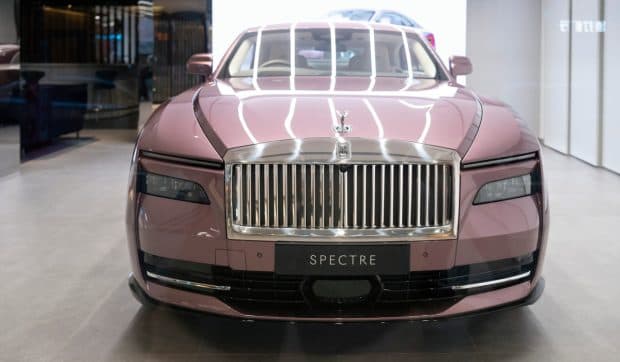 Rolls-Royce Spectre primește un update. Series II aduce până la 628 km autonomie, iar Black Badge devine cel mai puternic Rolls-Royce din istorie