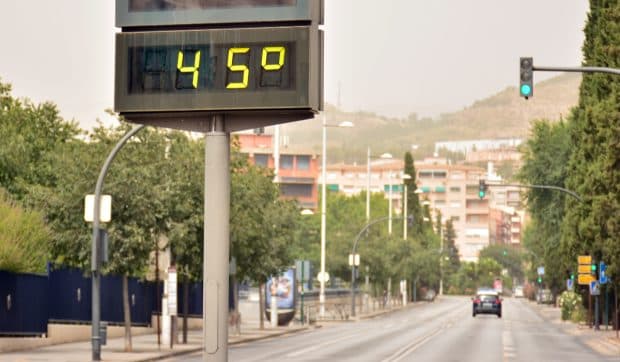 Un nou val de căldură extremă ajunge în Europa: va aduce temperaturi record, caniculă și nopți tropicale în toate țările