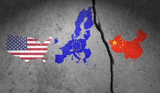 „China și SUA vor mânca Europa bucățică cu bucățică”. Avertismentul dur lansat de doi dintre cei mai influenți economiști ai lumii