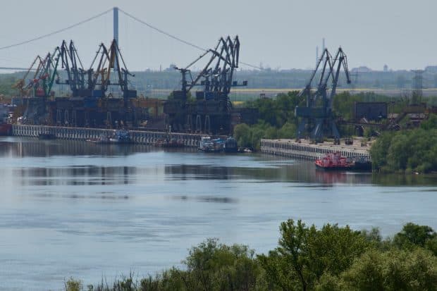 Romportmet Galați, care operează 10.000.000 de tone de marfă pe an, are probleme financiare: cum vrea operatorul portuar să scape de datorii