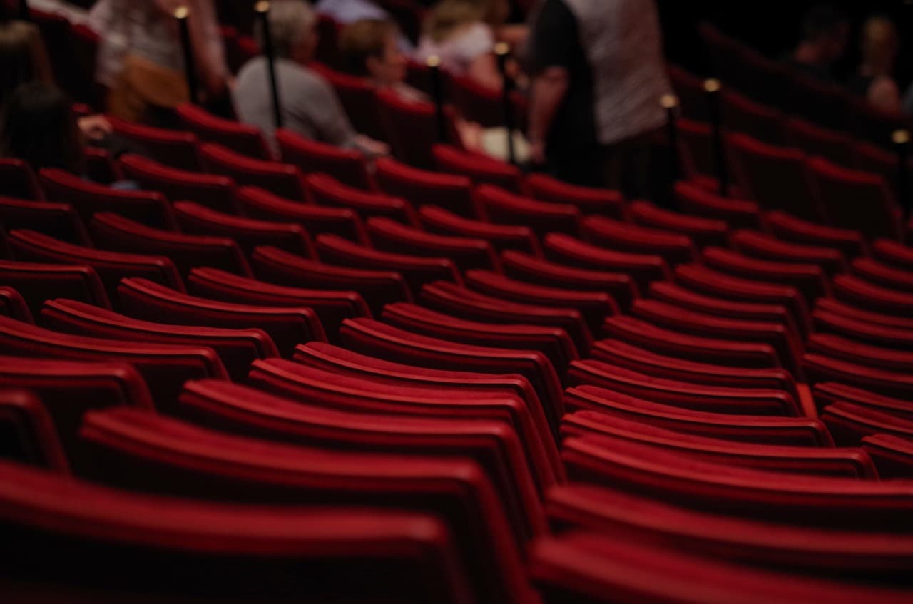 „Eveniment cel puțin ciudat” la teatru, povestit de actorul Cătălin Babliuc. Ce au fost în stare să facă noi spectatori: Gest josnic și meschin