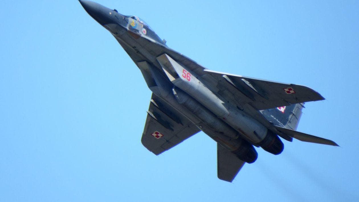 România are 67 de avioane de luptă F-16 de 1.047.000.000$ și așteaptă F-35 de 6.500.000.000$. Ce au vecinii