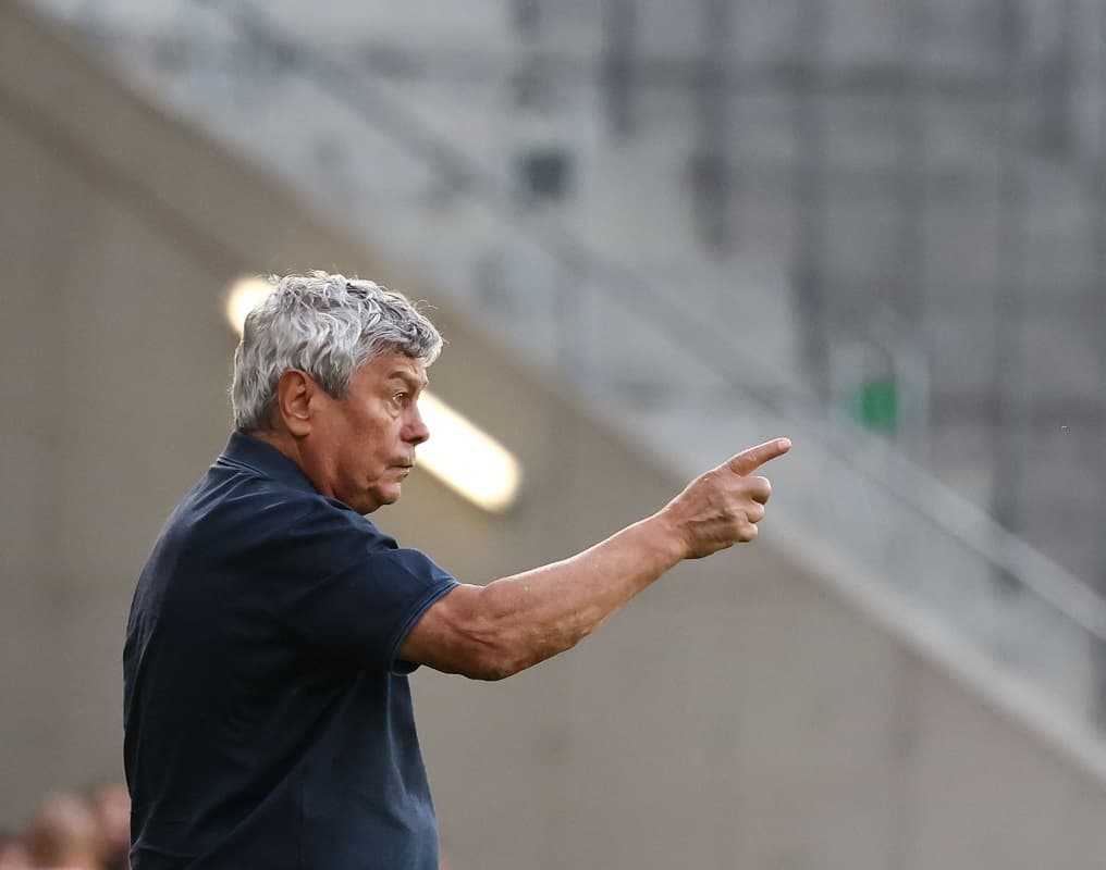 Decesul lui Mircea Lucescu - Bolojan: Mircea Lucescu a însemnat fotbal, cu ”F” mare pentru cel puţin trei generaţii/ Generaţiile viitoare îl vor şti drept antrenorul legendar de al cărui nume se leagă cei mai buni ani ai fotbalului românesc