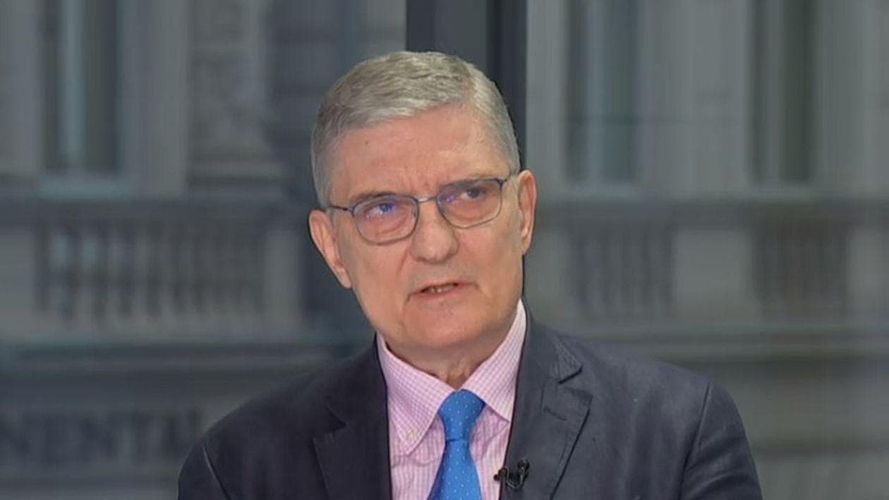 Daniel Dăianu avertizează că România se joacă cu focul: reducerea TVA ar fi „o eroare gravisimă”. Suntem în risc de recesiune