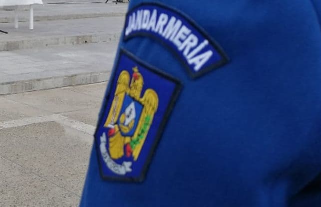 Bărbat reținut în Mamaia după ce a încercat să mituiască cu 8.000 de lei un echipaj de jandarmi