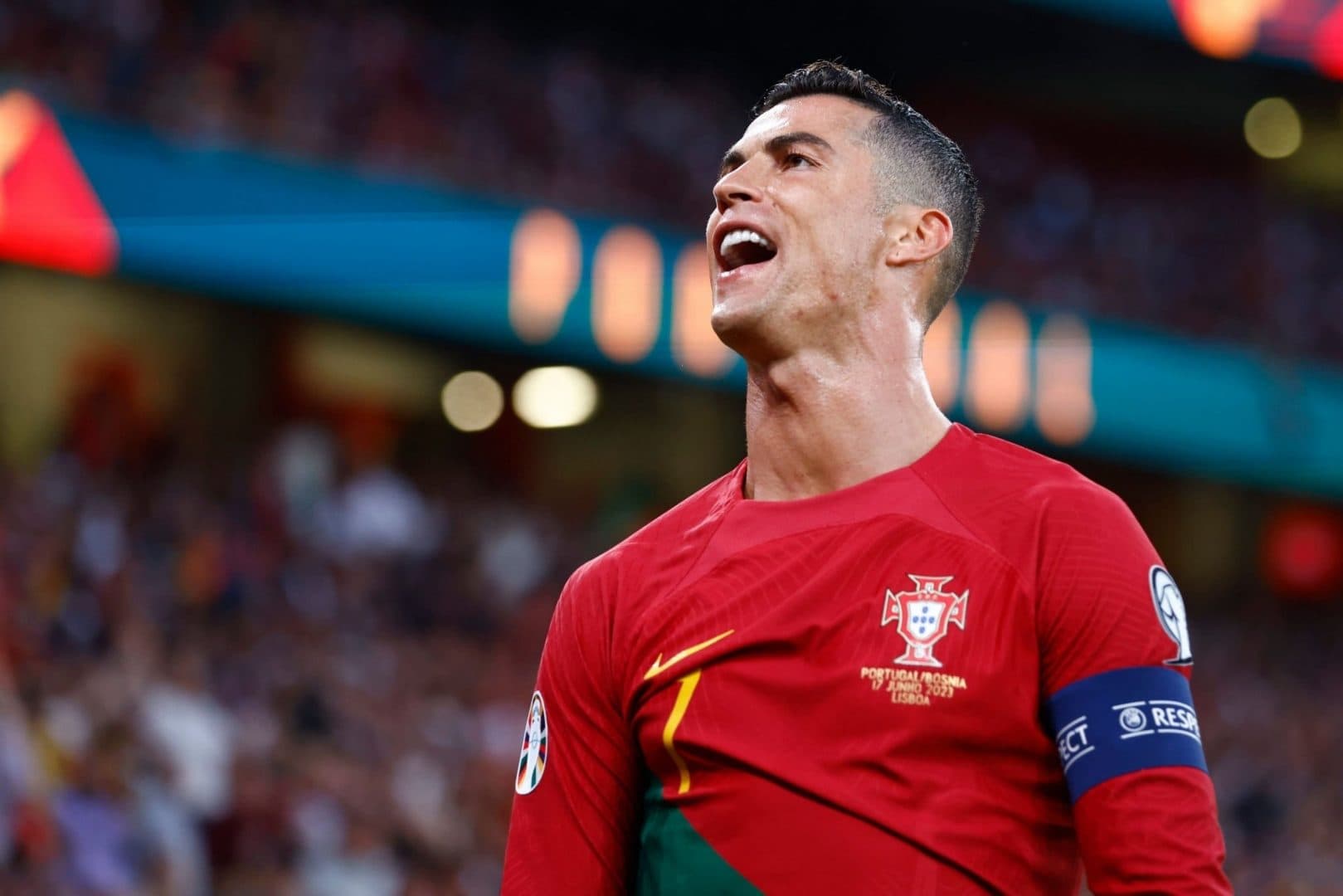 Un băiat rămas fără familie după cutremurele din Venezuela a cerut un abțibild cu Ronaldo. Ce a primit (VIDEO)