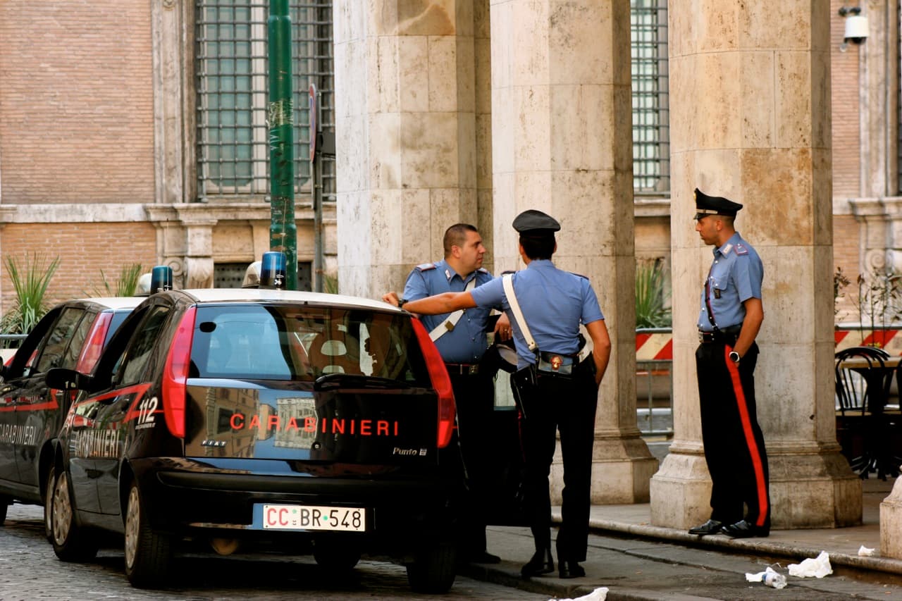 O româncă și fiica ei au fost găsite moarte la Torino. Poliția anchetează o tragedie petrecută într-un apartament