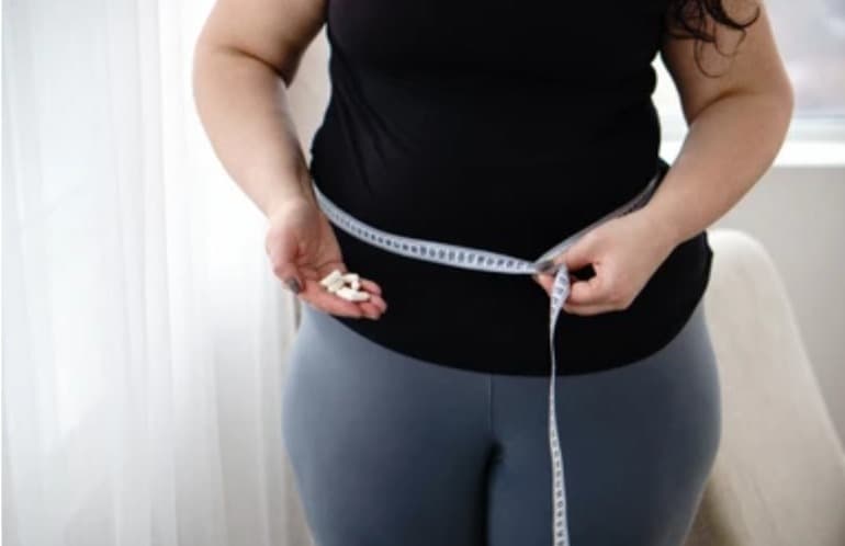 Metoda simplă care poate face mersul pe jos mai eficient. Trucul recomandat celor care vor să ardă mai multe calorii