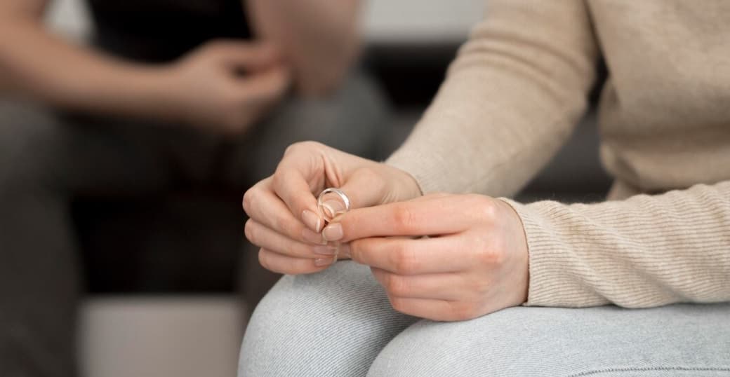Newsweek: Cât costă să divorțezi la notar în România și cât e pensia alimentară? De ce acte ai nevoie