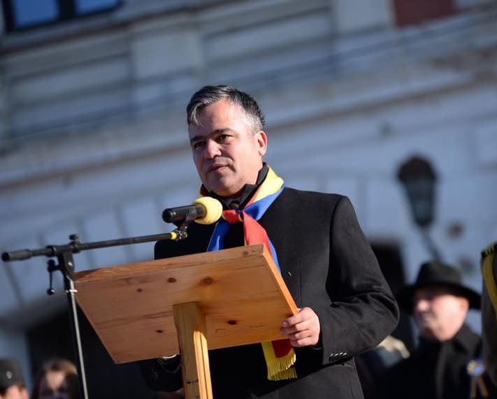 Fost comandant NATO, atac dur la Veștea: Dezinteres, management defectuos. Infrastructura spre Cincu, blocată ani de zile de CJ Brașov și Ministerul Dezvoltării. Lipsa de interes sabotează efortul NATO și al României