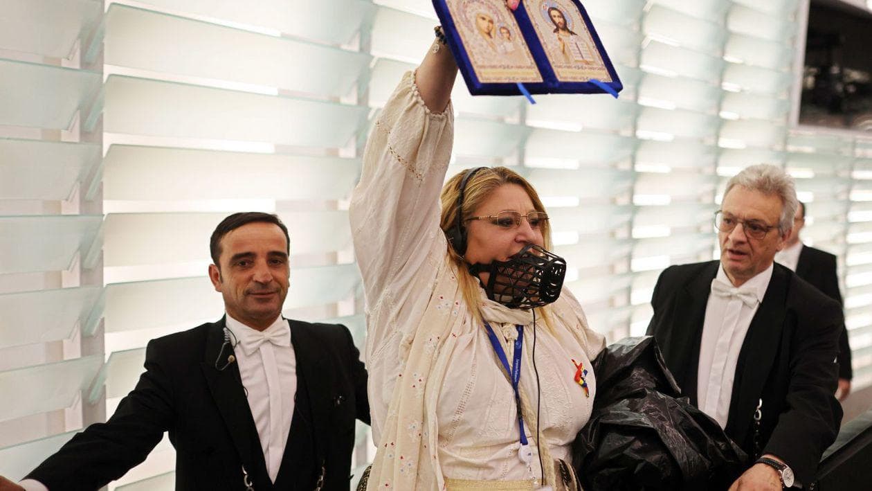 BREAKING NEWS: Parlamentul European a votat. Diana Șoșoacă rămâne fără imunitate și poate fi urmărită penal