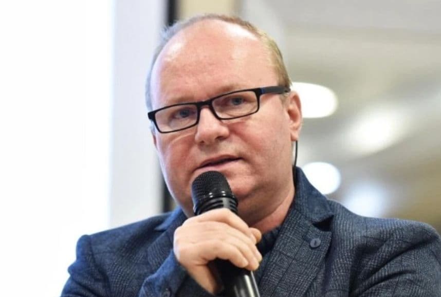 Cristian Păun, despre plafonarea accizei la carburanţi: „O iluzie vândută oamenilor pe post de pseudo-soluţii”. Ce alternative eficiente vede profesorul