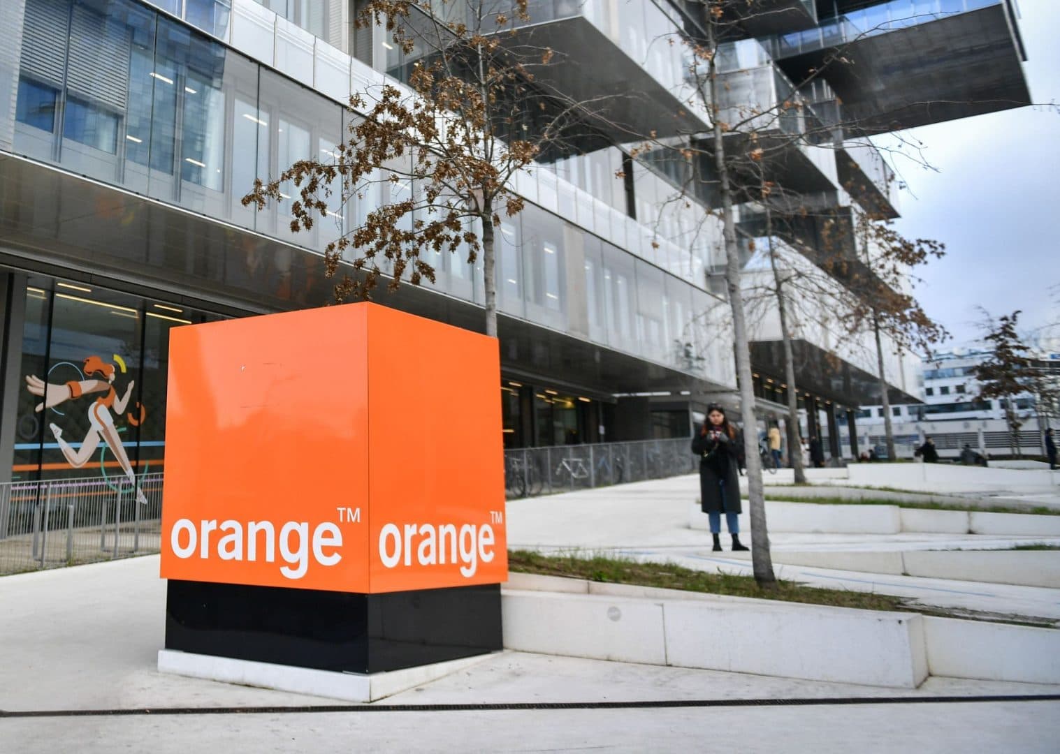 Orange spune că a aflat din presă de contractul de 196 de milioane euro din SAFE. SRI a dat contractul către DIGI