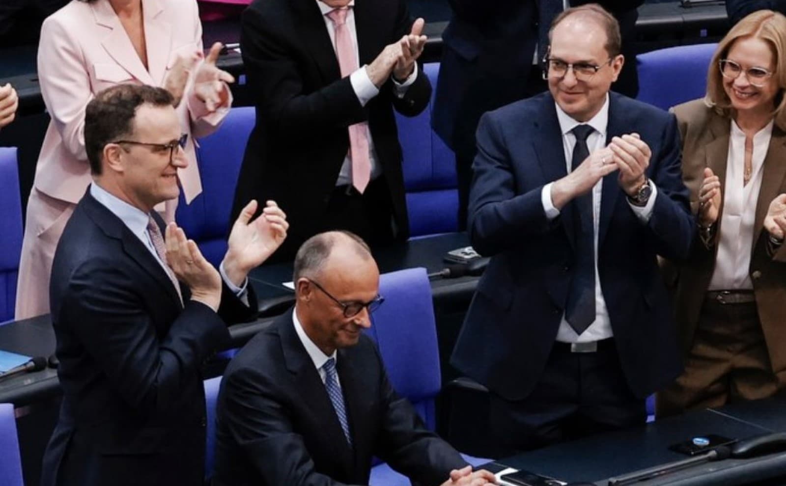 Friedrich Merz îl trimite pe Trump la bibliotecă. Criticile la adresa aliaților din NATO sunt bazate pe informații vechi