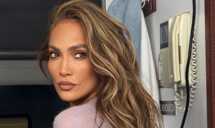 VIDEO Jennifer Lopez s-a afișat pe străzile din New York în pantofi românești. Detaliul care a atras toate privirile