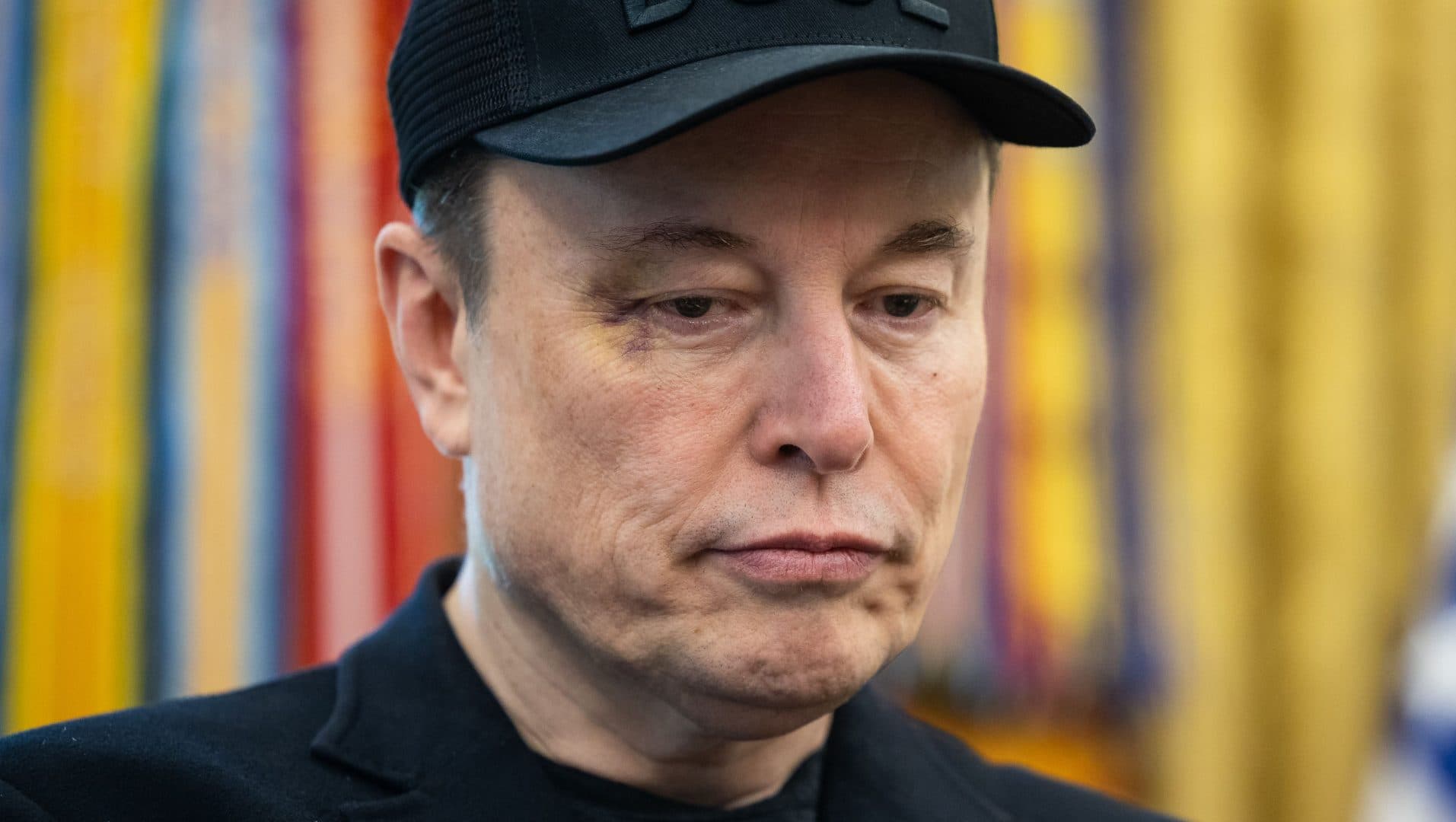 SpaceX l-a dus pe Elon Musk peste 1 trilion de dolari, apoi i-a tăiat rapid din avere. Miliardarul rămâne cel mai bogat om din lume