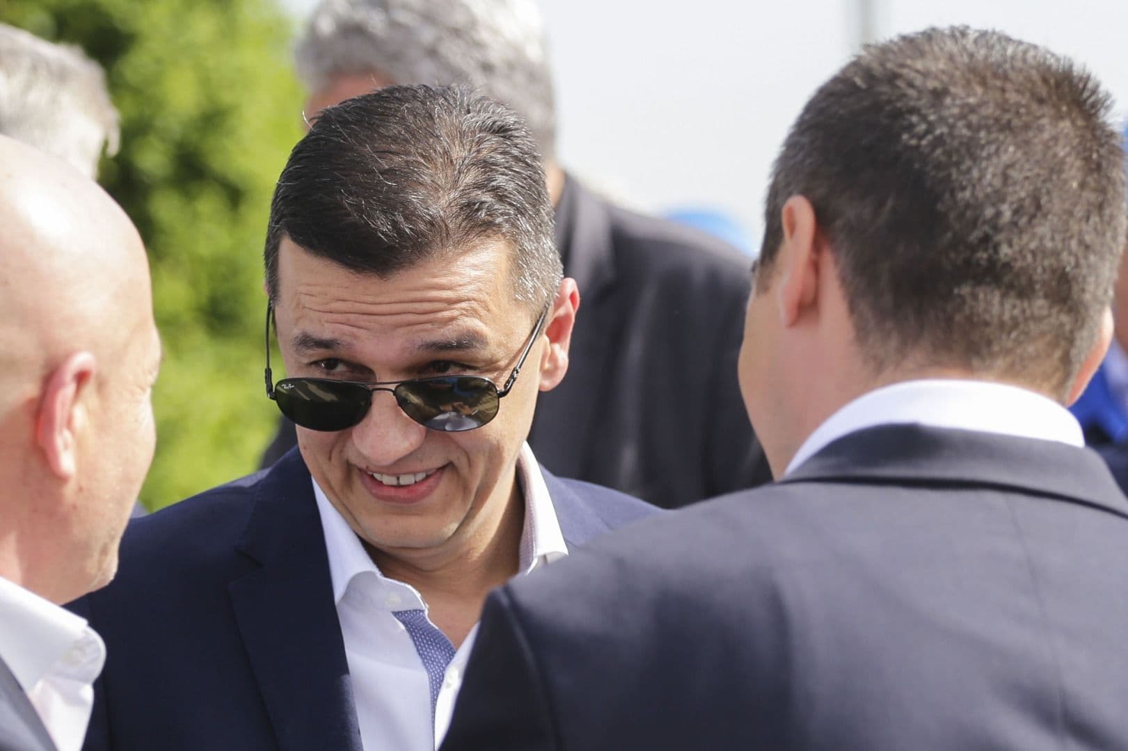 Grindeanu cere sprijin, dar refuză condițiile: dilema politică a unui guvern PSD