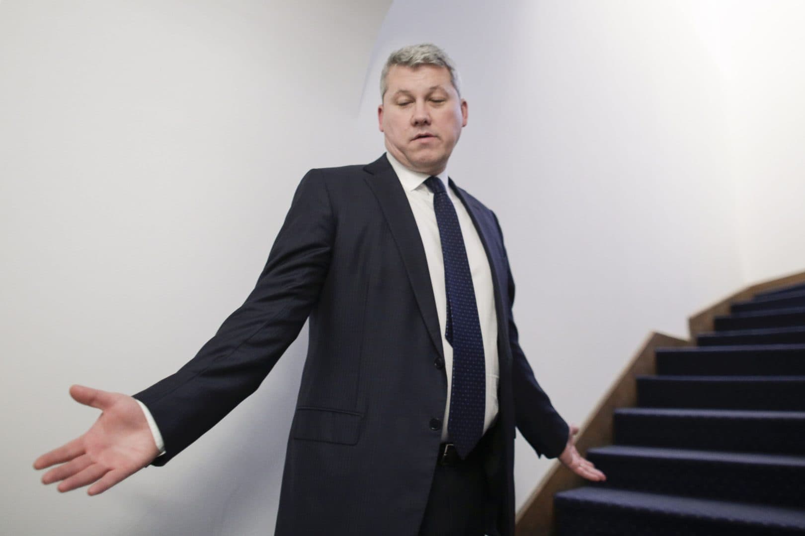 Decanul Facultății de Drept de la ASE, trecut la PNL, încasează milioane din contracte cu serviciul de securitate al Ministerului de Interne, condus de Cătălin Predoiu, tot de la PNL