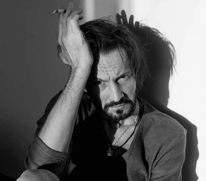 Actorul român Bogdan Farcaș a obținut un rol cheie în noua miniserie a lui Kevin Costner și Morgan Freeman