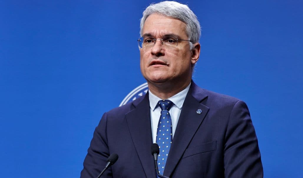 Guvernul ar putea adopta marți proiectul privind primele didactice. Pîslaru: „Avem tot ce ne trebuie ca să putem da profesorilor cei 1.500 de lei, dar ne lipsește avizul Consiliului Legislativ” (VIDEO)