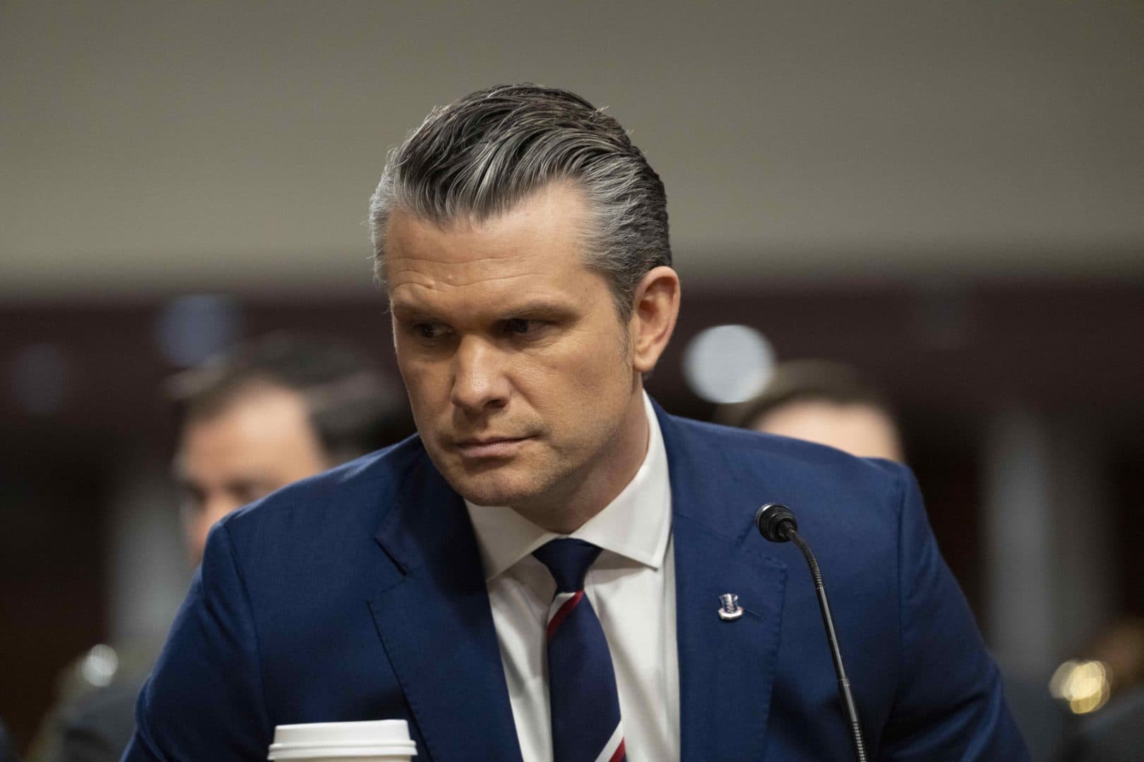 Șeful Pentagonului provoacă noi controverse. Pete Hegseth a blocat promovarea unor ofițeri superiori (presa)
