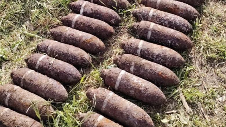 71 de proiectile perforante şi 21 de proiectile explozive, găsite din întâmplare într-o comună din Iaşi. Cum au fost descoperite (FOTO)