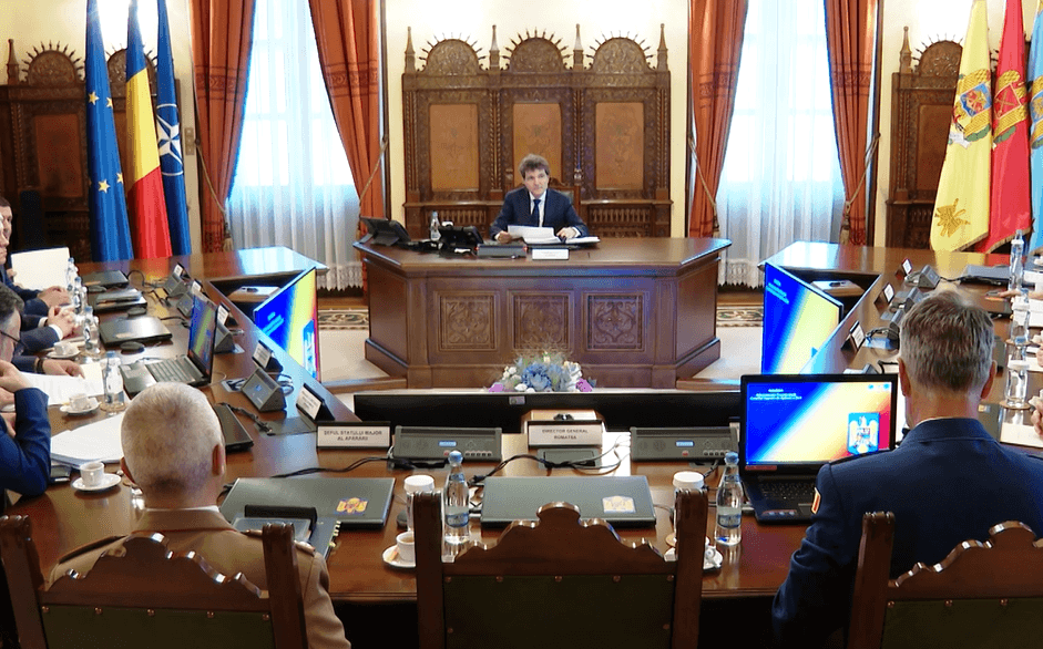 VIDEO: Ruptură instituțională între Nicușor Dan și Ilie Bolojan? Premierul nu apare în imaginile oficiale de la ședința CSAT
