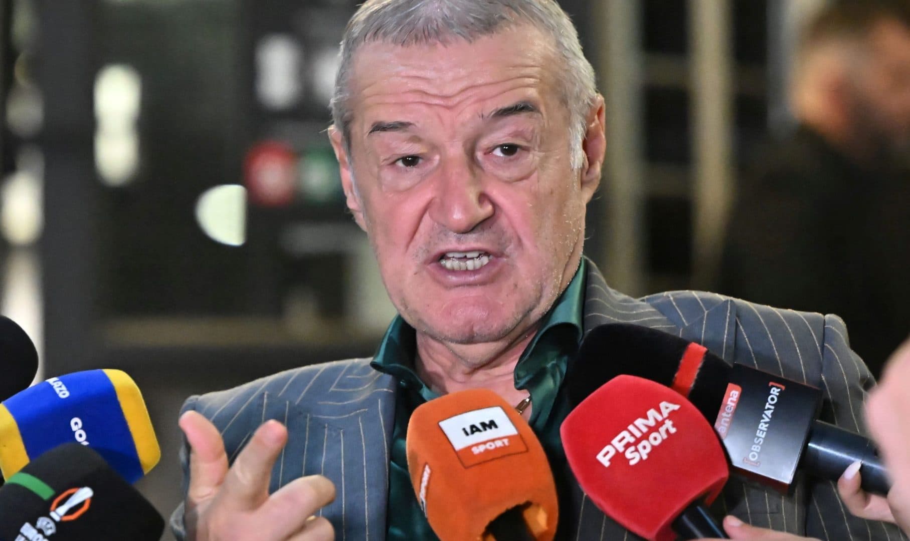 Gigi Becali a închis televizorul la meciul Naționalei cu Georgia: „Ăla e fotbal? Te încurci singur în minge?”