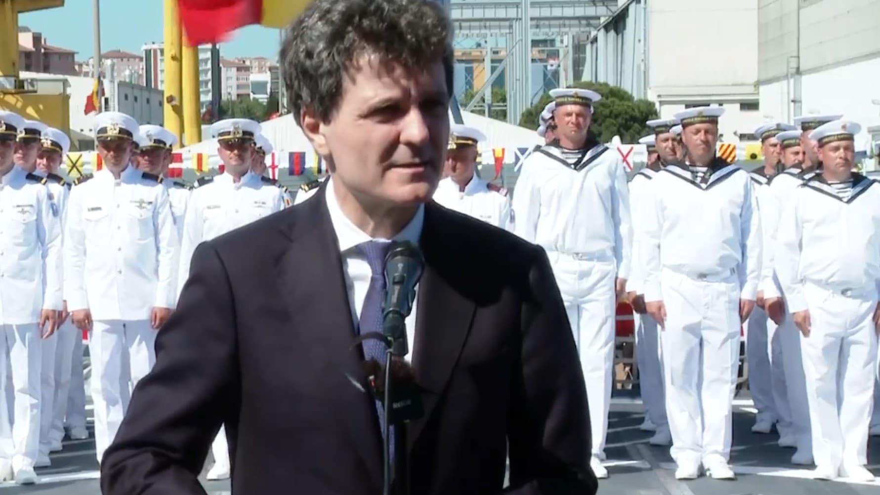 Nicuşor Dan, la ceremonia de intrare a corvetei Contraamiral August Roman în serviciul Forţelor Navale Române