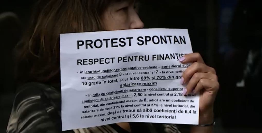 Angajații de la Finanțe, proteste față de noua grilă de salarizare: „Avem 7.200 net și ar urma să scădem la 5.000”