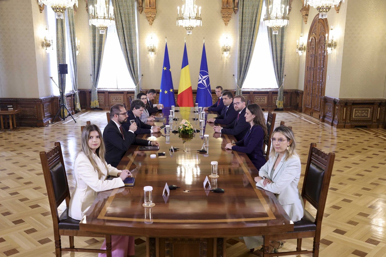 Cum a fost la consultările de la Cotroceni? Fritz: Nu a dansat nimeni pe masă. Situația e serioasă