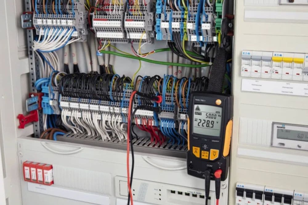 Echipamente esențiale pentru diagnosticarea rapidă a instalațiilor electrice și de gaz