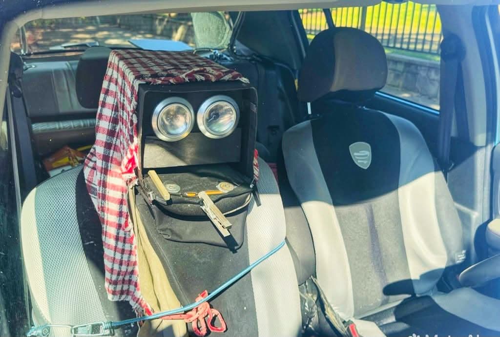 Un radar fals montat într-o Dacia Sandero a devenit spaima șoferilor. Este semnalizat chiar și pe Waze