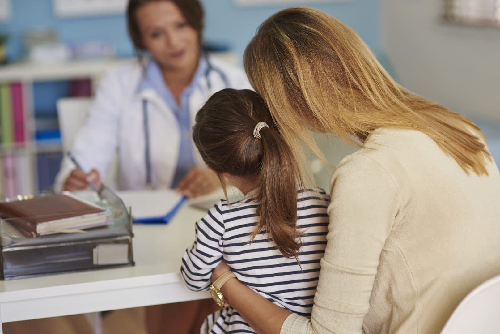 Multe sate din România au rămas fără medici de familie. Ce beneficii primesc doctorii care aleg mediul rural