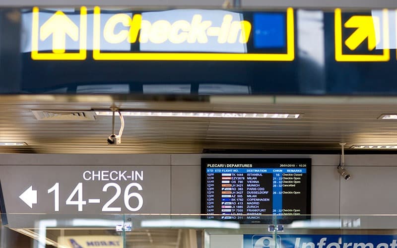 Schimbare importantă pe Aeroportul Otopeni: Plata parcării se poate face și online