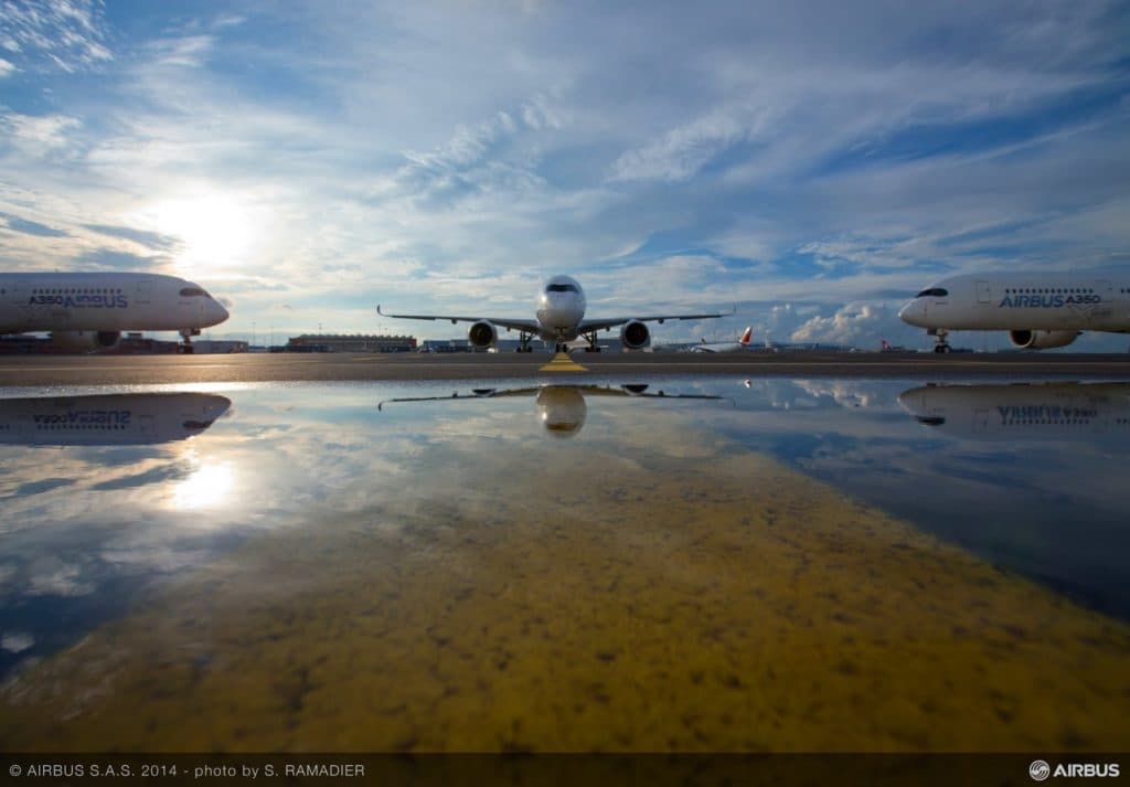 Nu există semnale de penurie de combustibil pentru avioane în Europa, spune comisarul european pentru Transport. Prețurile ridicate forțează companiile aeriene să reducă rute
