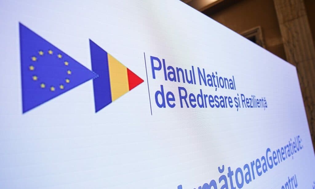 Premierul Ilie Bolojan a analizat în videoconferinţă cu prefecţii 5.300 de proiecte cu finanţare PNRR derulate de autorităţile locale