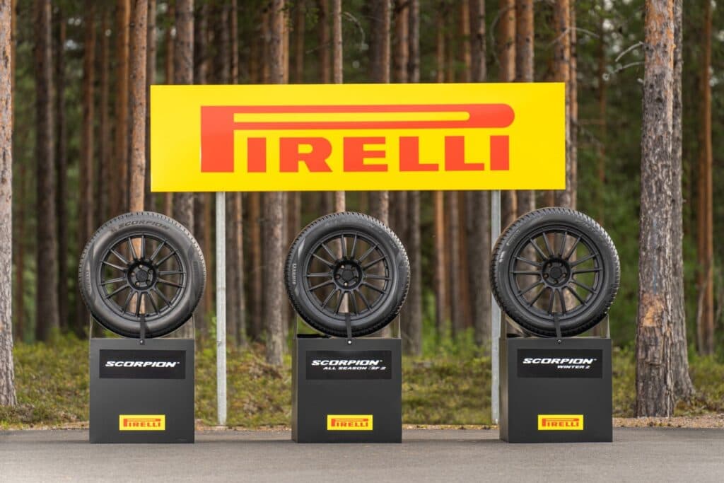 Cehul Michal Strnad negociază preluarea unei participații de 14% la Pirelli de la grupul chinez Sinochem. Pirelli deține o fabrică la Slatina, cu peste 4.000 de angajați