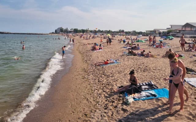 Litoralul românesc a atras aproximativ 90.000 de turiști în weekend, cel mai ridicat grad de ocupare din acest sezon