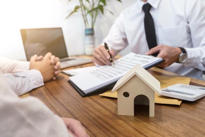 Piața imobiliară a crescut în mai 2026: peste 50.000 de imobile au fost vândute în România. Bucureștiul și Ilfovul au concentrat cele mai multe tranzacții, iar numărul ipotecilor a scăzut