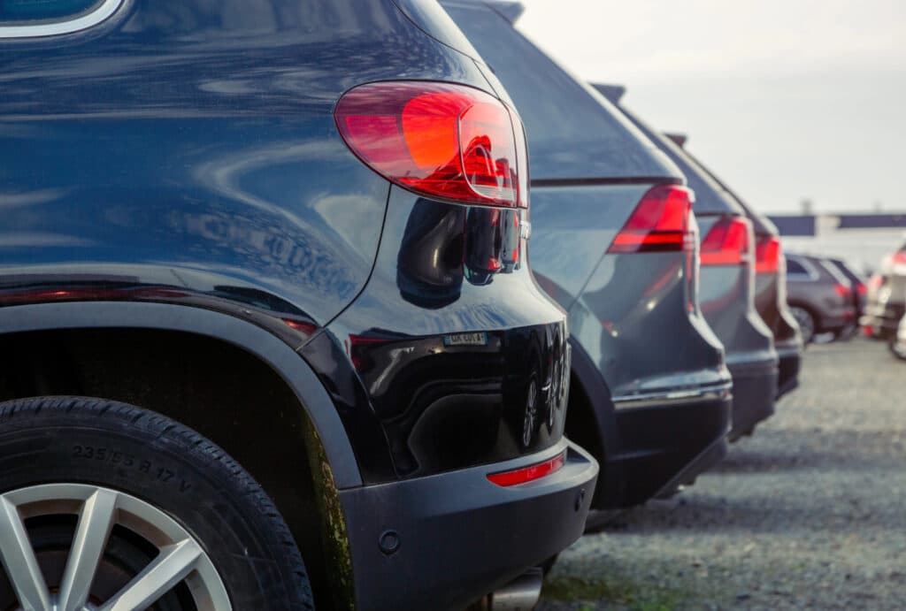 UE schimbă regulile pentru mașinile vechi: noi norme pentru reciclare, dezmembrare și exportul auto second-hand care pot afecta piața din România