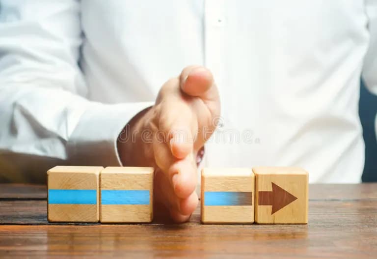 Sondaj AmCham | 57% dintre companii văd o stagnare a economiei în 2026 / Riscul privind slăbirea monedei naționale a crescut de peste trei ori