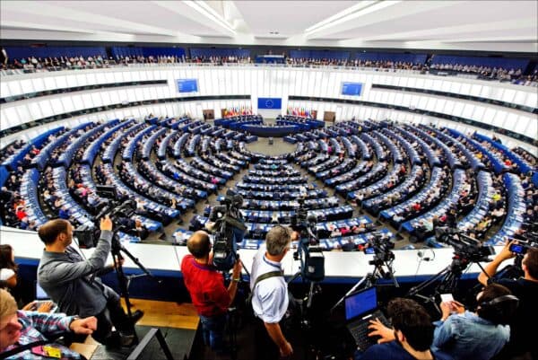 UE relaxează regulile bugetare. Statele membre pot cheltui până la 0,6% din PIB pentru măsuri energetice până în 2028