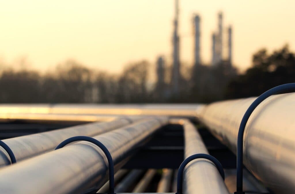 Analiză EY: România are producție de petrol și gaze, dar depinde de importurile de țiței